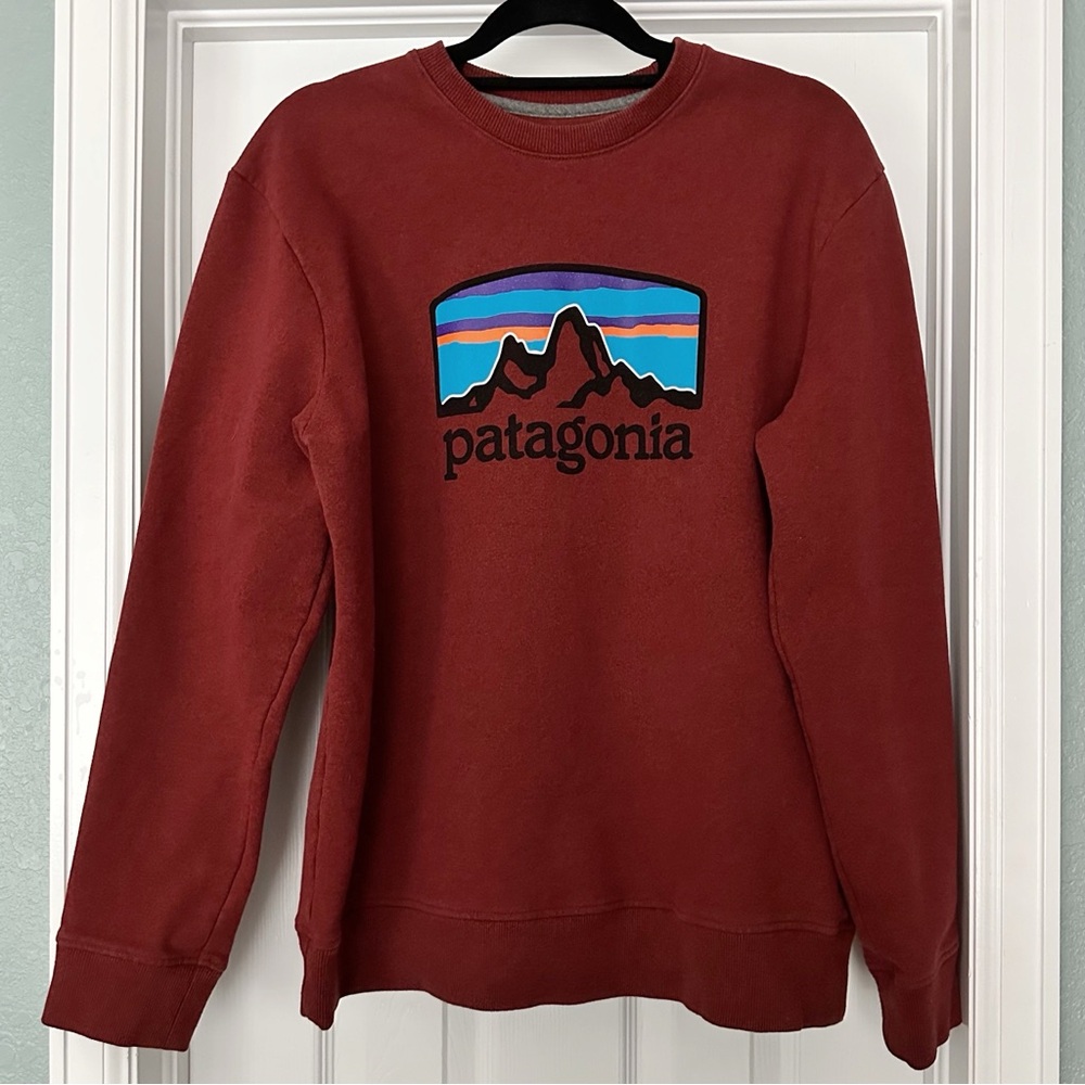 EUC Patagonia Fitz Roy Logo Red Sweatshirt